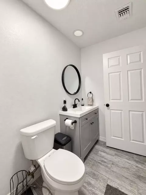 Bath - 606 Sunridge Lp, Laredo, TX 78041 photo 4 of 4