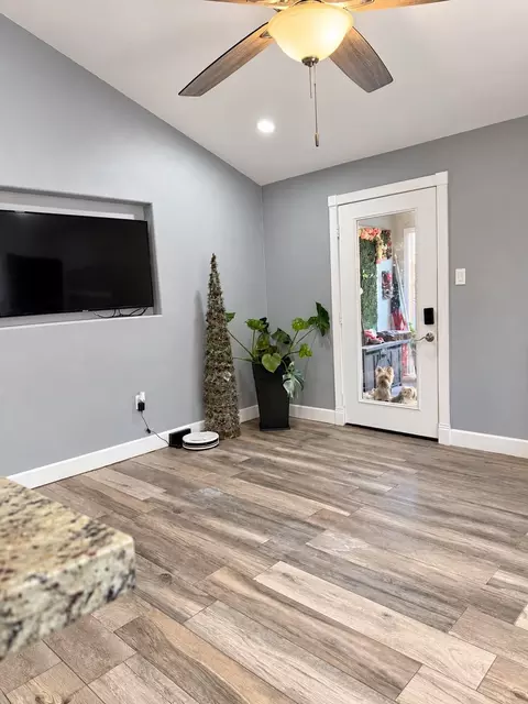 Entry Way - 606 Sunridge Lp, Laredo, TX 78041 photo 2 of 2