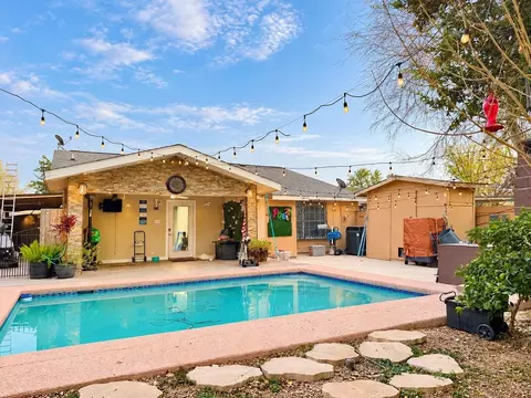 Exterior - 606 Sunridge Lp, Laredo, TX 78041 photo 2 of 4