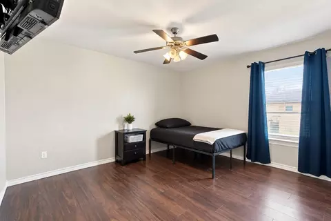 Bedroom - 301 Ladera Dr, Laredo, TX 78045 photo 5 of 5