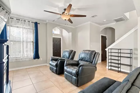 Living - 301 Ladera Dr, Laredo, TX 78045 photo 3 of 4
