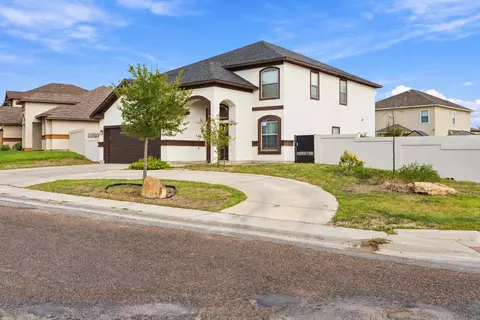 Exterior - 301 Ladera Dr, Laredo, TX 78045 photo 5 of 8