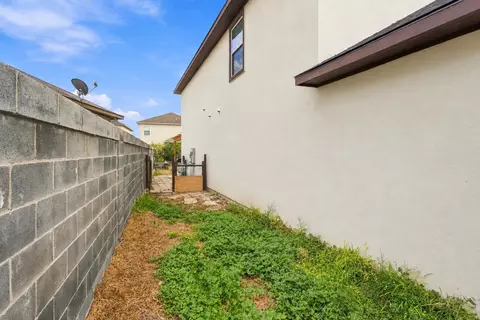 Exterior - 301 Ladera Dr, Laredo, TX 78045 photo 8 of 8