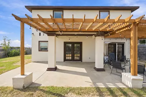 Exterior - 301 Ladera Dr, Laredo, TX 78045 photo 6 of 8