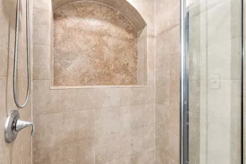 Bath - 301 Ladera Dr, Laredo, TX 78045 photo 2 of 4