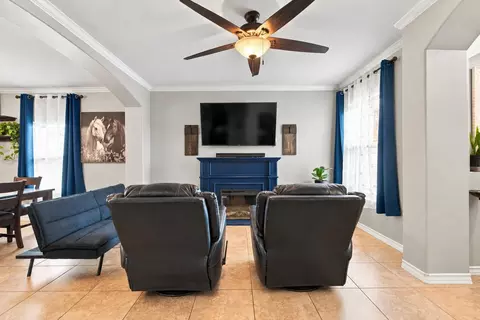 Living - 301 Ladera Dr, Laredo, TX 78045 photo 1 of 4