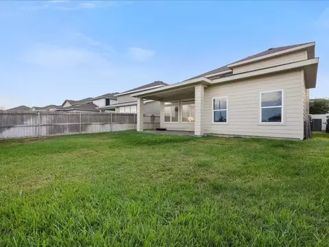 Exterior - 1227 Sambar Lp, Laredo, TX 78045 photo 5 of 5