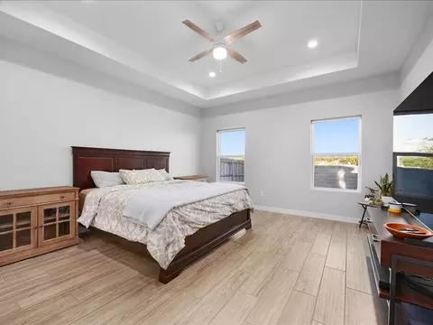 Bedroom - 1227 Sambar Lp, Laredo, TX 78045 photo 1 of 3