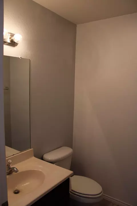Bath - 405 Almeja Dr, Laredo, TX 78043 photo 1 of 6