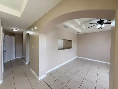 Living - 512 Norwich Lp #4, Laredo, TX 78045 photo 3 of 3