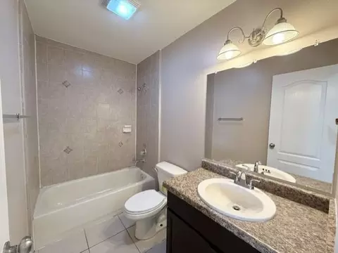 Bath - 512 Norwich Lp #4, Laredo, TX 78045 photo 1 of 1