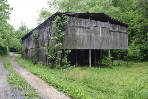 3472 Glendale Rd, Bybee, TN 37713 photo 1