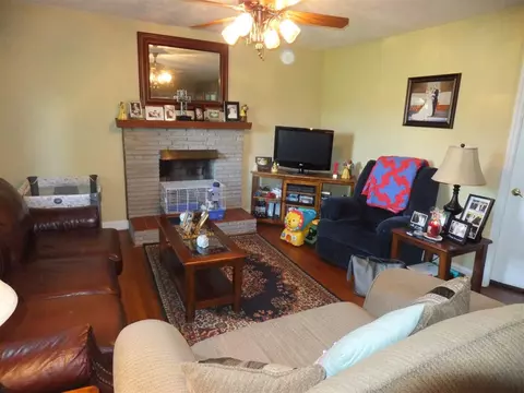 3261 Glendale Rd, Bybee, TN 37713 photo 3