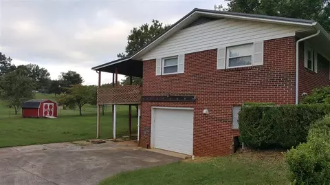 2715 Mayfield Dr, Talbott, TN 37877 photo 2