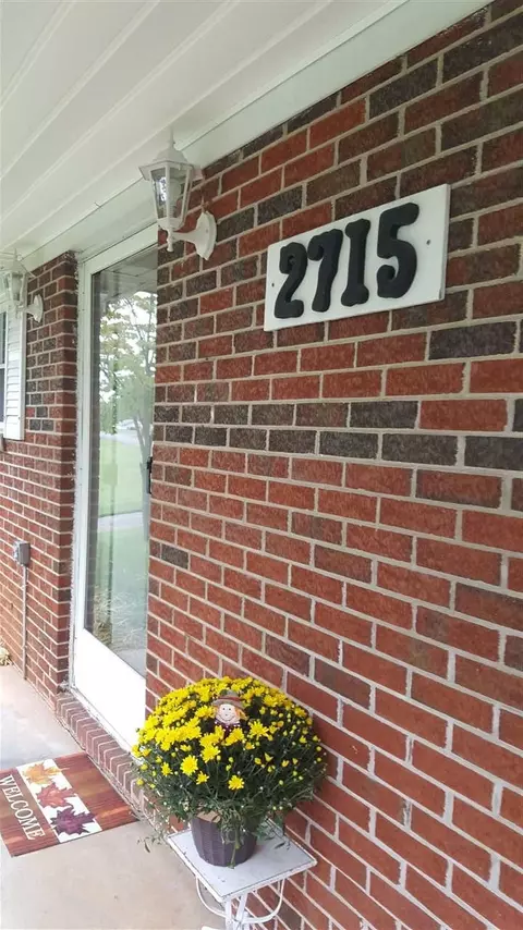 2715 Mayfield Dr, Talbott, TN 37877 photo 4