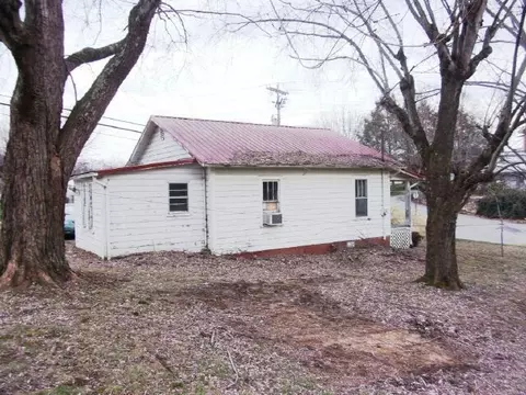 501 E Barton Ridge Rd, Greeneville, TN 37745 photo 3