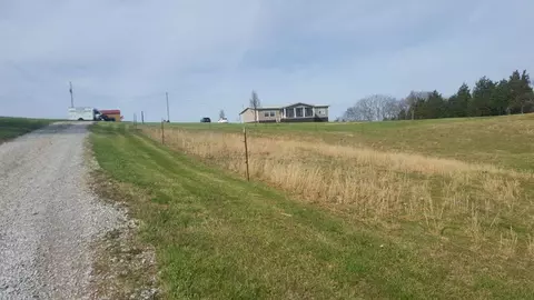 1190 Knowling Loop, Talbott, TN 37877 photo 4