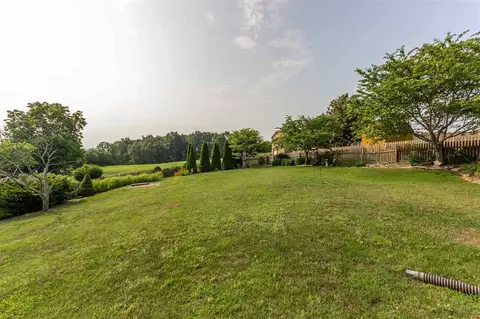7538 Stonehenge Dr, Talbott, TN 37877 photo 11