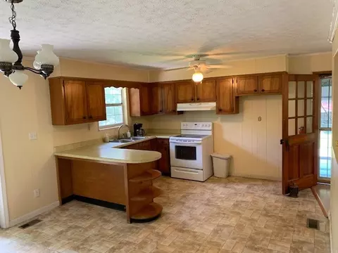 2196 Carmichael, White Pine, TN 37890 photo 7