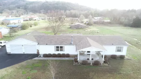 1317 Broadway Dr, Bean Station, TN 37708 photo 3
