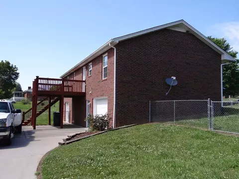 225 Marie St, Talbott, TN 37877 photo 2