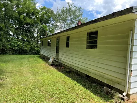 3271 Glendale Rd, Bybee, TN 37713 photo 2