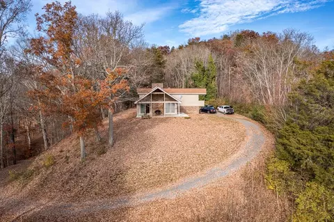 561 White Ln, Bean Station, TN 37708 photo 1