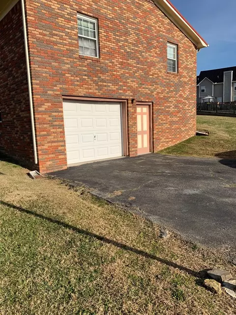 1111 Greenbriar Rd, Talbott, TN 37877 photo 2