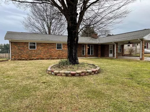 390 Lanier Dr, Talbott, TN 37877 photo 1