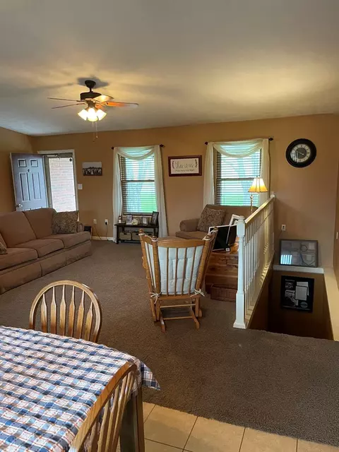 6825 Westgate Cir, Talbott, TN 37877 photo 4