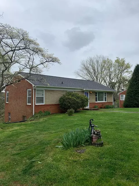 2154 E Outer Dr, Morristown, TN 37814 photo 4