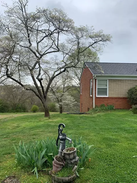2154 E Outer Dr, Morristown, TN 37814 photo 3