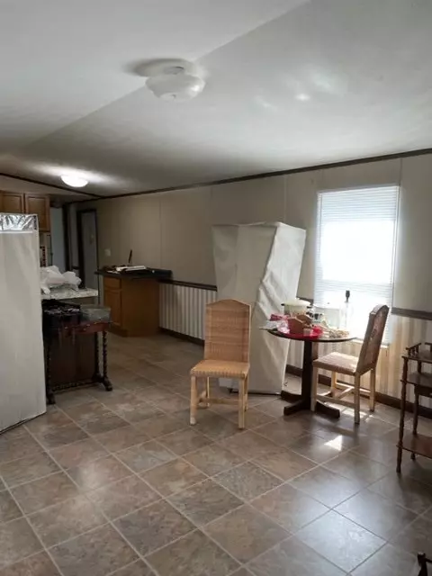 869 S Chucky Pike, Talbott, TN 37877 photo 4