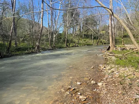 Pawpaw Road, Thorn Hill, TN 37881