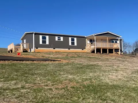 610 Towers Dr, Dandridge, TN 37725
