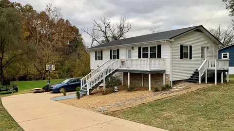 945 Roaring Fork Rd, Greeneville, TN 37745 photo 1