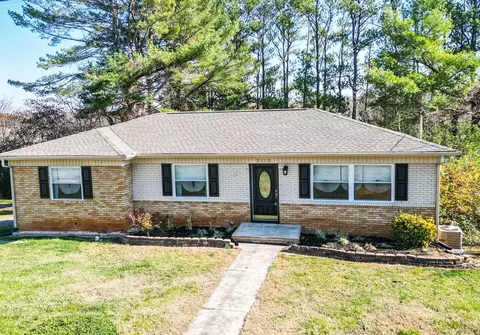 2112 E Outer Dr, Morristown, TN 37814 photo 1