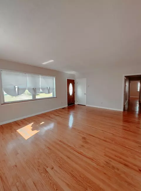 2112 E Outer Dr, Morristown, TN 37814 photo 4