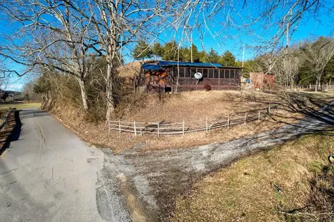 2618 Knob Creek Rd, Bybee, TN 37713
