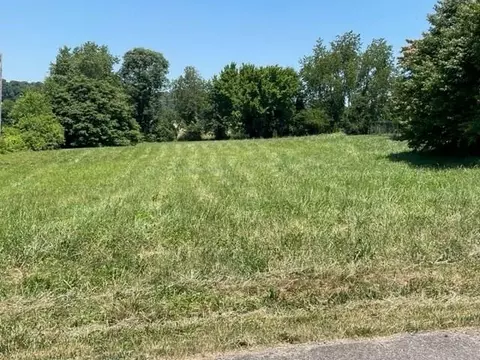 Goddard Lane, Dandridge, TN 37725