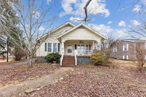 1811 Morningside Dr, Morristown, TN 37814