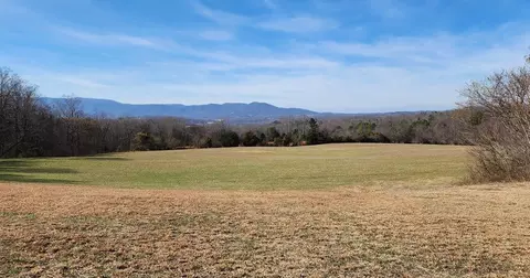 1516 Lark Rd, Newport, TN 37821
