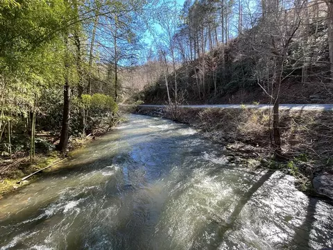 Gulf Road, Hartford, TN 37753