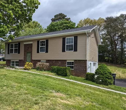 2125 Kingswood Dr, Morristown, TN 37813