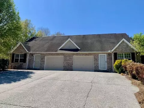 711-715 Panther Creek Ct, Morristown, TN 37814