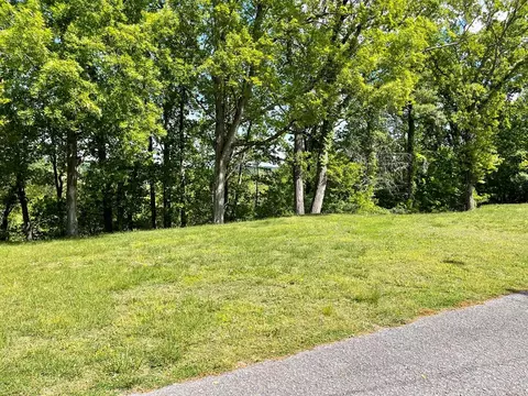 458 Elm St, Newport, TN 37821