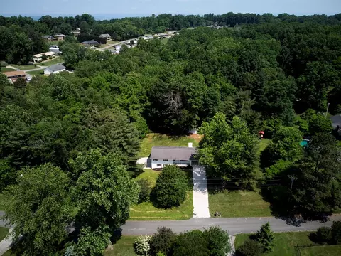 7740 Hoskins Rd, Talbott, TN 37877 photo 2