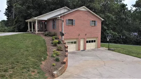 725 Greenbriar Rd, Talbott, TN 37877 photo 1