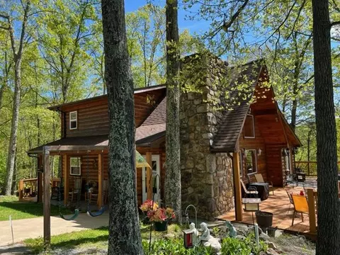 1208 Lakeside Ct, Sevierville, TN 37876