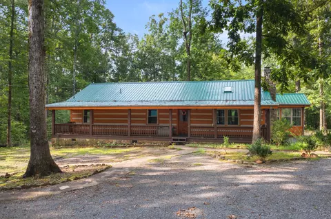 305 Wickcliffee Ct, Sevierville, TN 37876